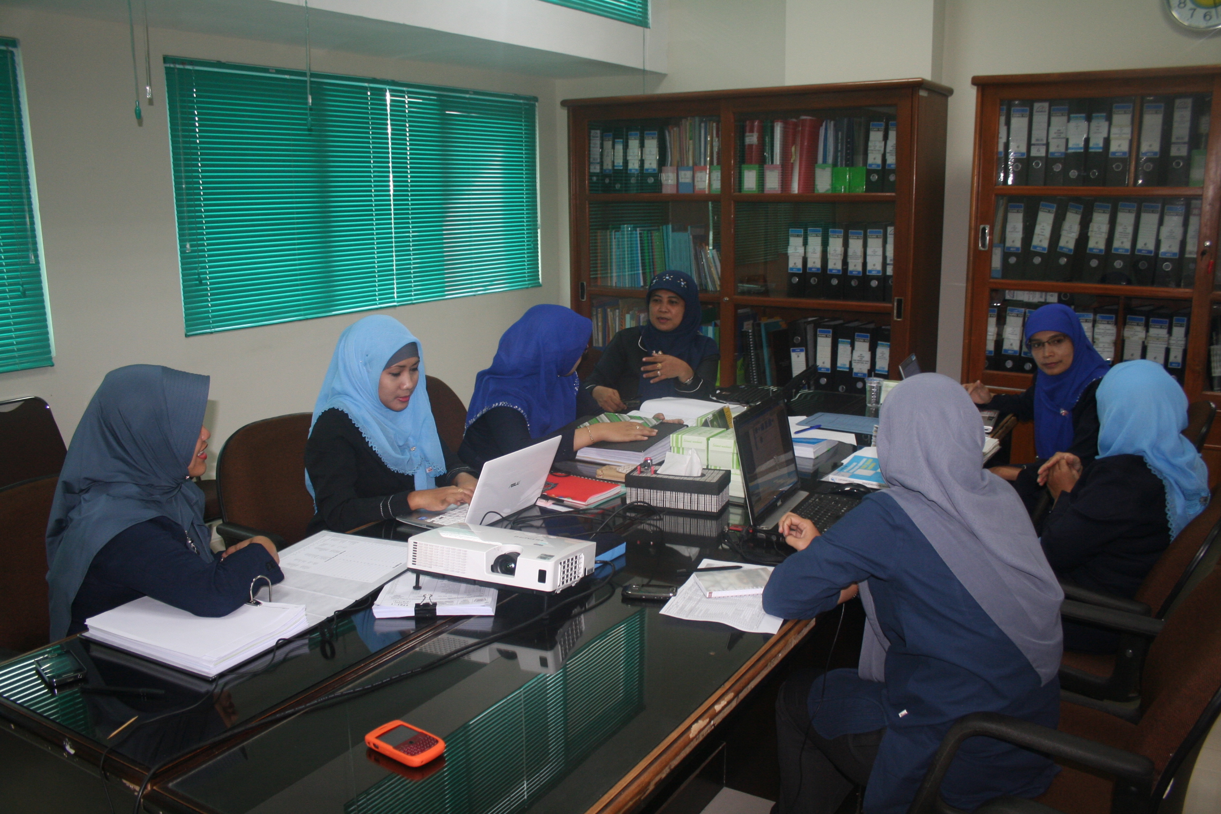 AMI Maret 2013 di Keuangan