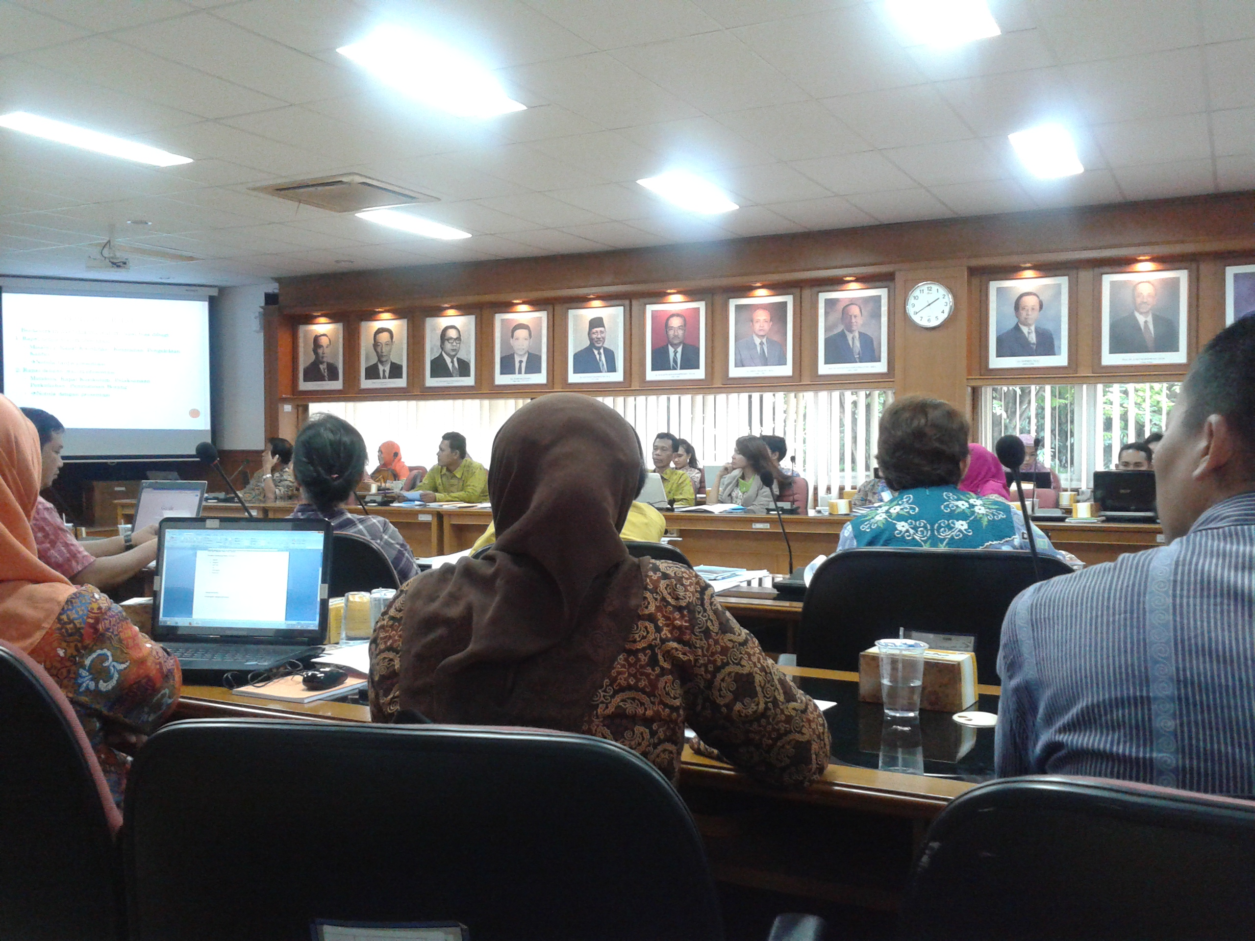 Pelatihan Manajemen Surat Dinas dan Notula untuk Institusi Pendidikan
