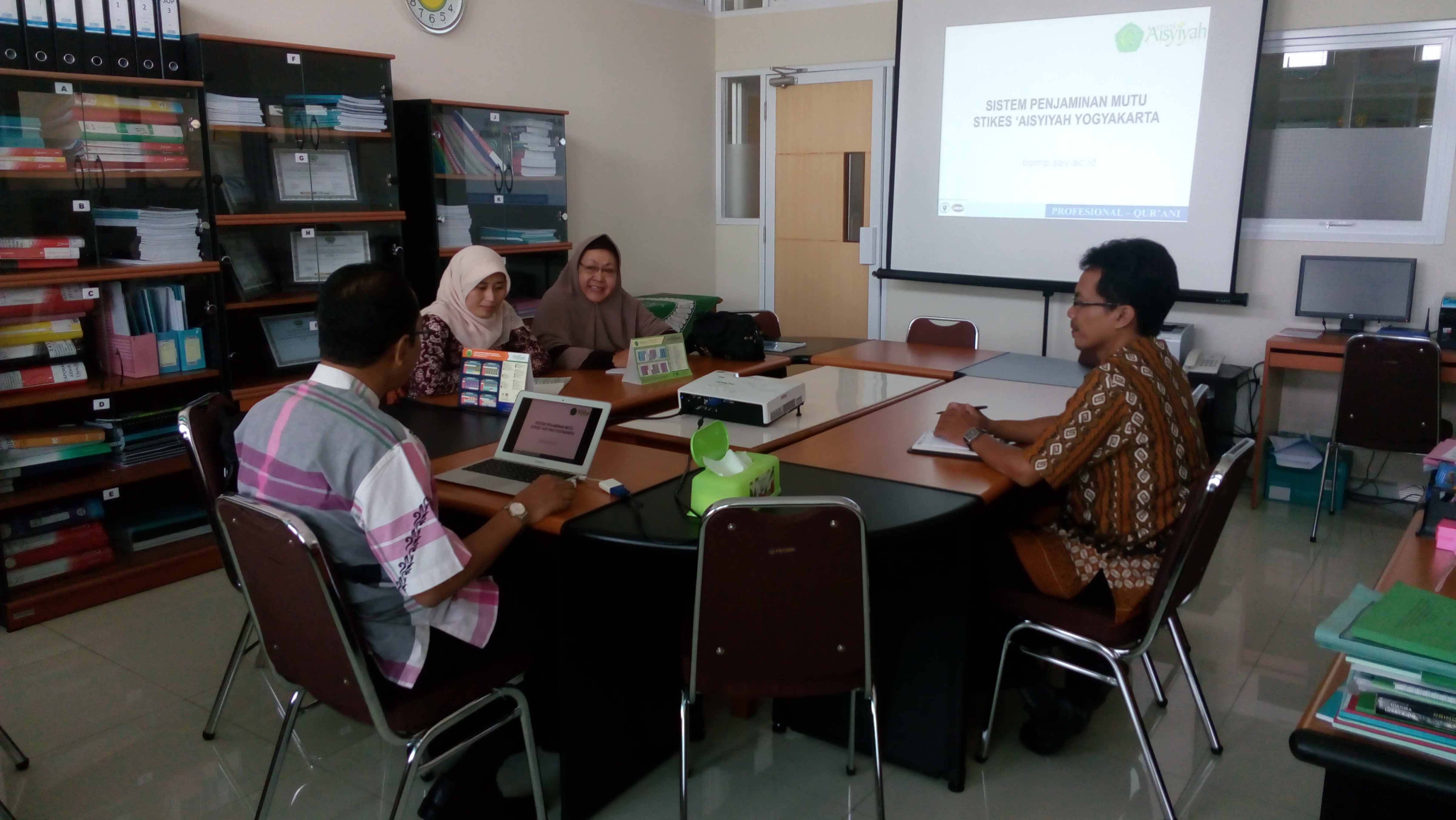 Studi Banding dari Akper Muhammadiyah Cirebon pada 25 Agustus 2015