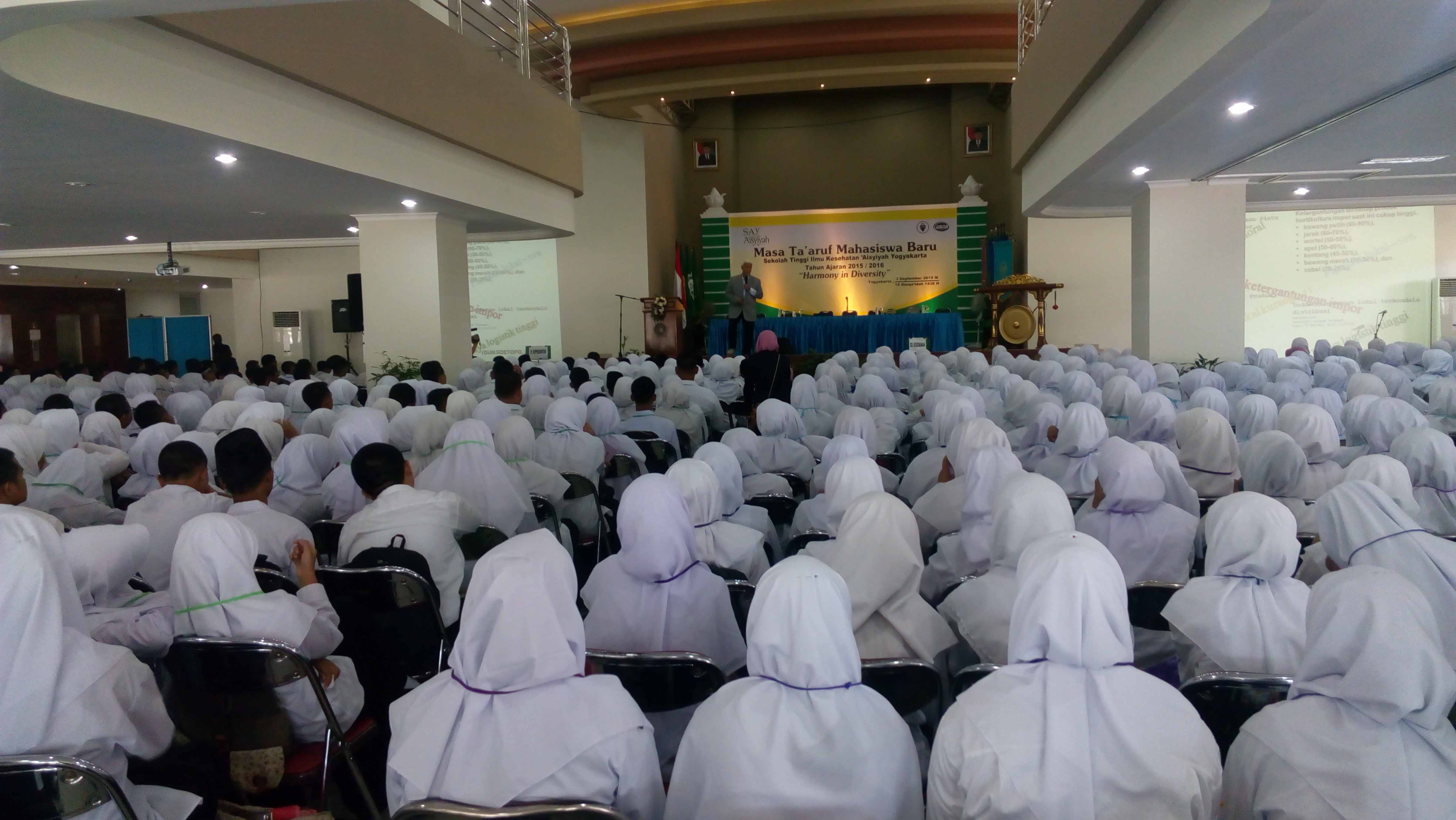 Pembentukan Mahasiswa Berprestasi dan Berkarakter