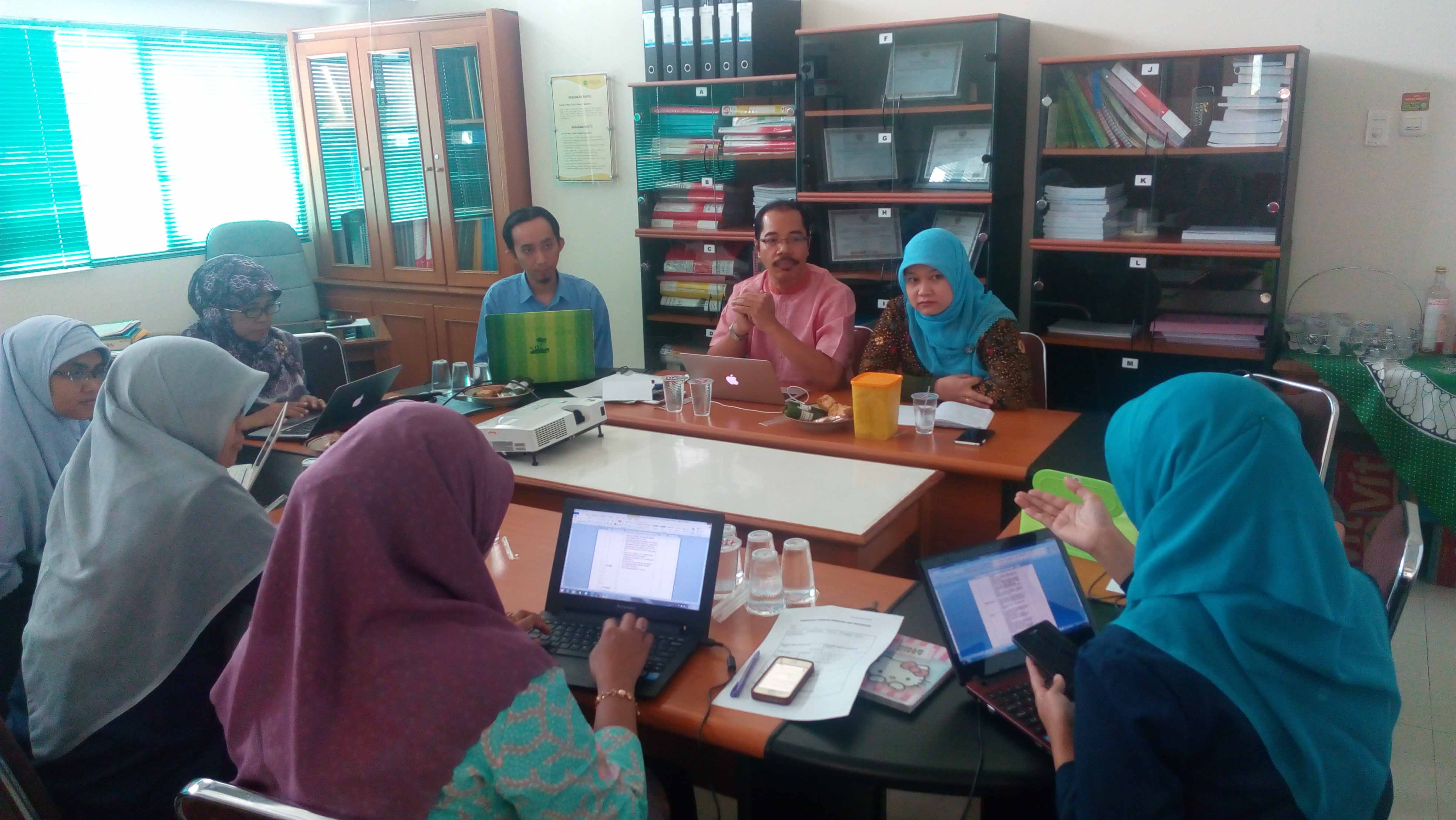 Rapat Membahas Komplain terkait Pembayaran Mahasiswa Prodi D IV Bidan Pendidik