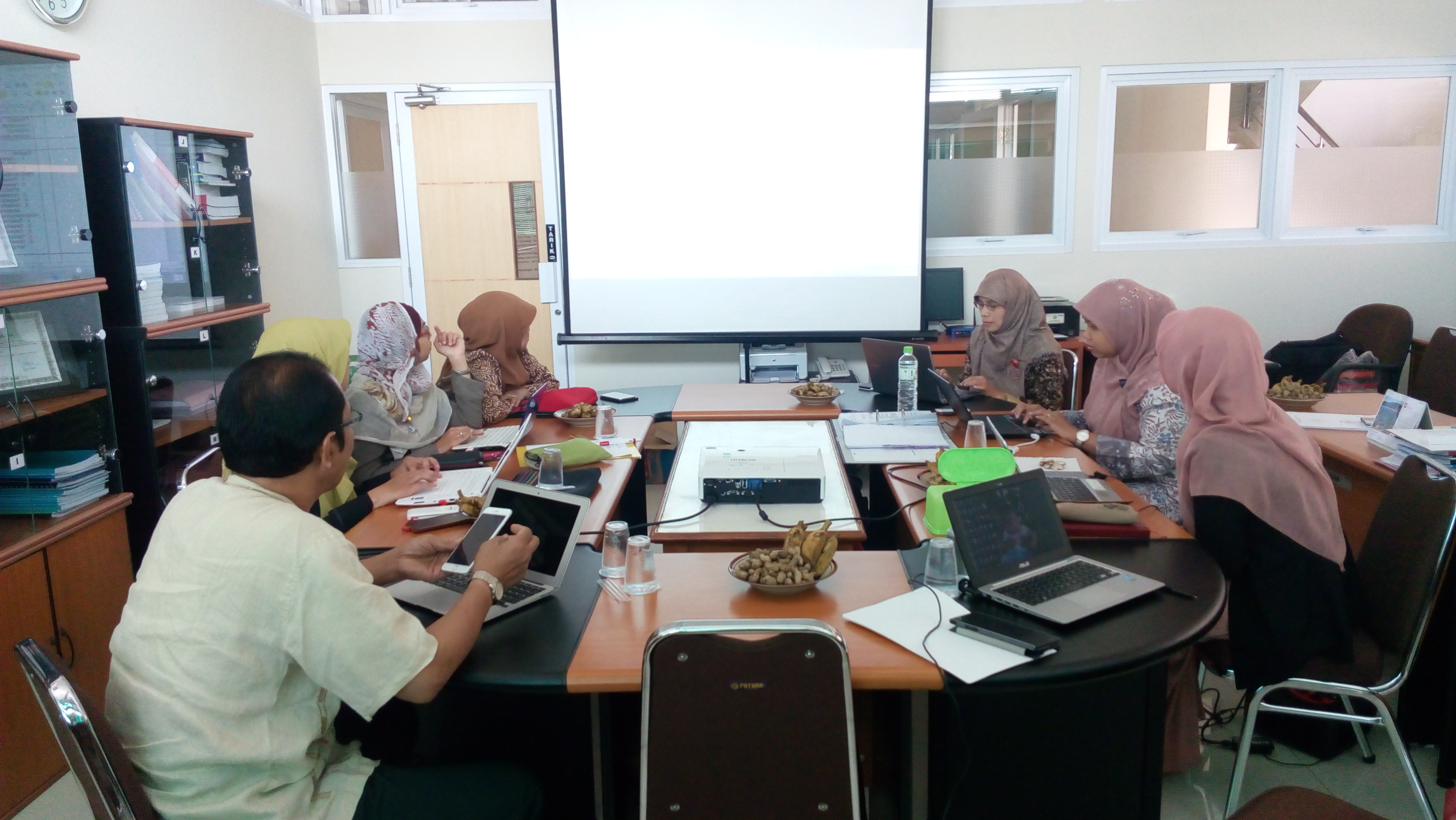 Workshop Revisi SOP Pengabdian Masyarakat