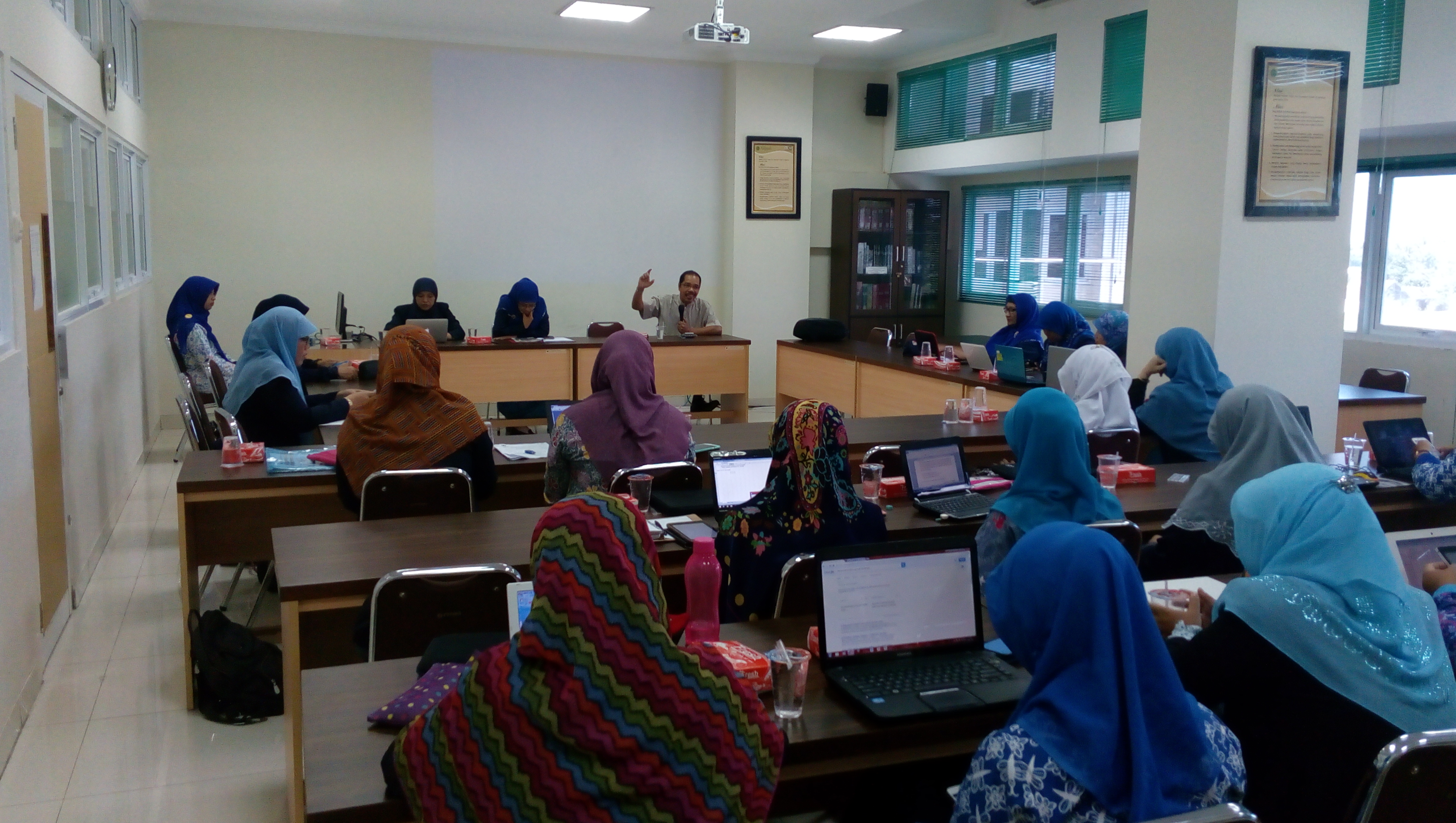 Workshop Akreditasi Prodi D IV Bidan Pendidik