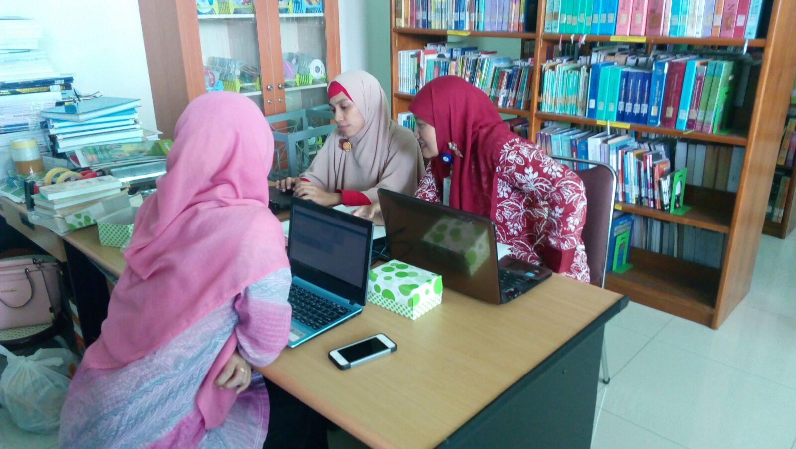 Monitoring dan Evaluasi Internal Periode Februari 2016 di Perpustakaan